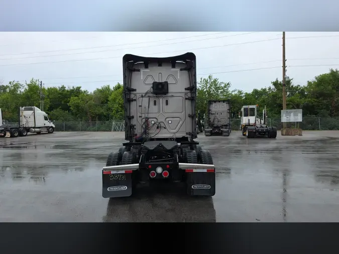 2025 Freightliner Cascadia 126