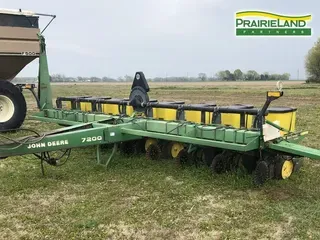 1993 John Deere 7200