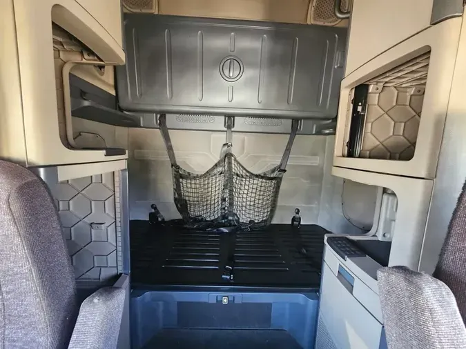 2018 FREIGHTLINER CASCADIA 125