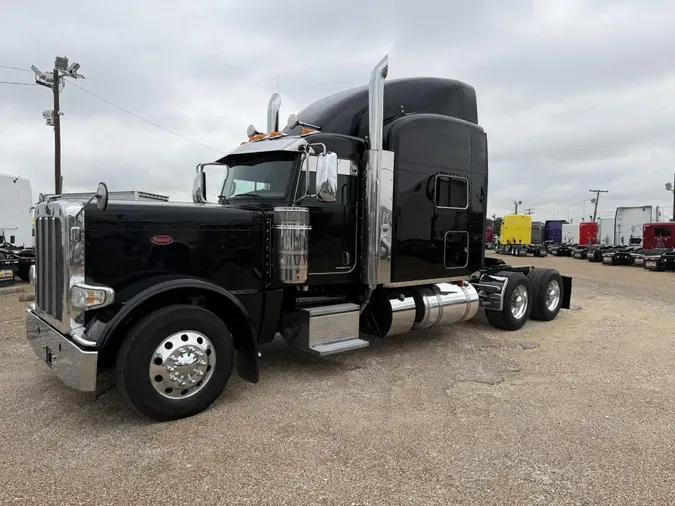 2022 Peterbilt 389