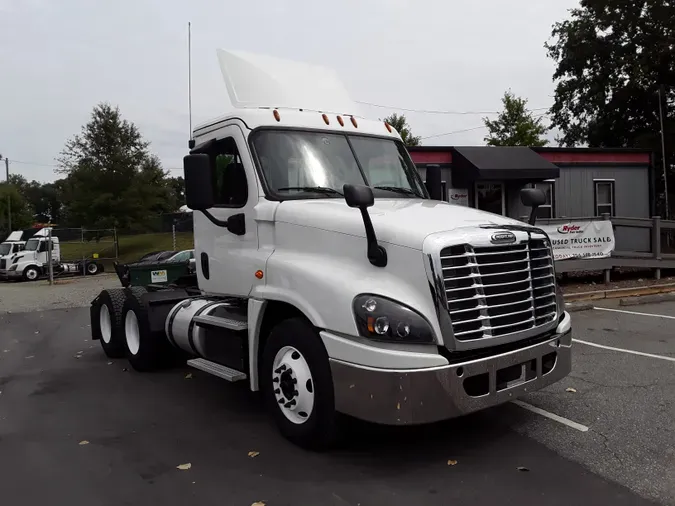 2019 FREIGHTLINER/MERCEDES CASCADIA 125