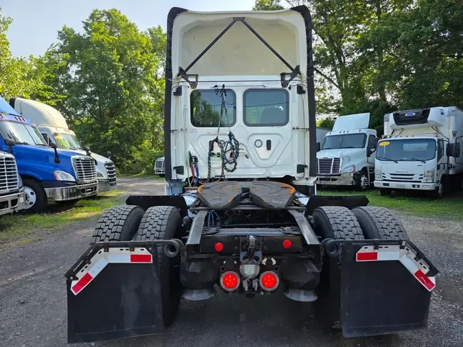 2019 FREIGHTLINER NEW CASCADIA 116