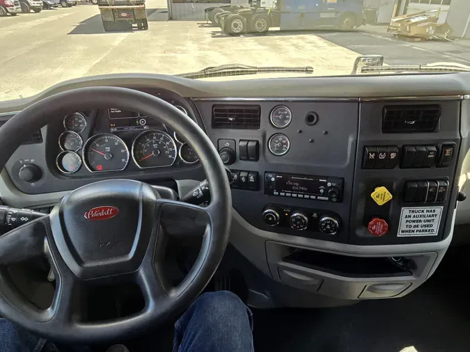2022 Peterbilt 579