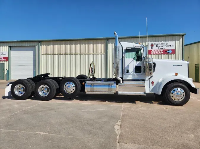 2026 Kenworth W900L