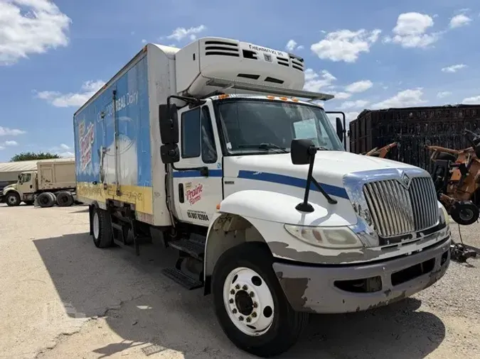 2010 INTERNATIONAL DURASTAR 4300