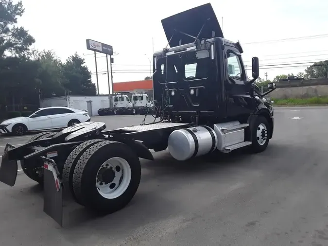 2020 FREIGHTLINER/MERCEDES NEW CASCADIA 126