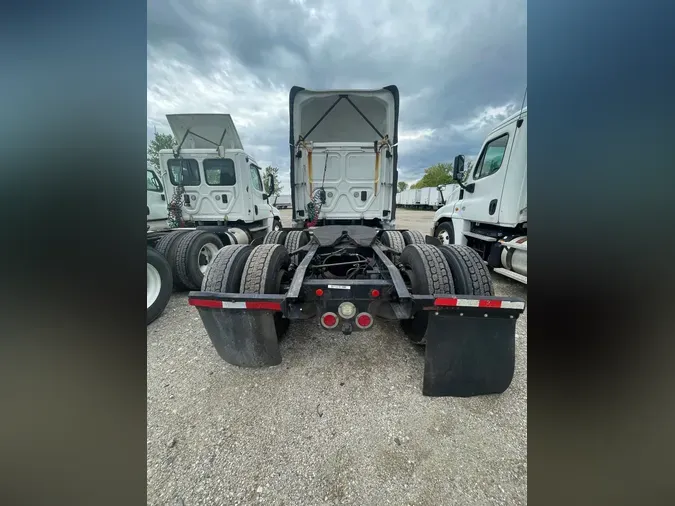 2017 FREIGHTLINER/MERCEDES CASCADIA 125