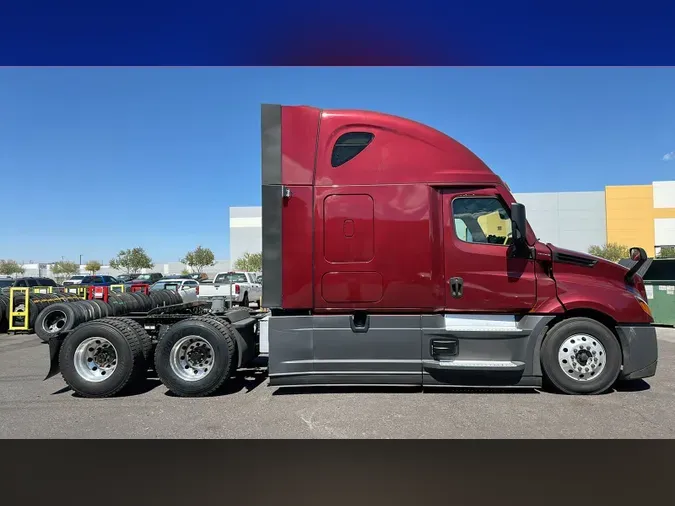 2022 Freightliner Cascadia 126