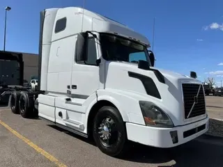 2014 VOLVO VNL670