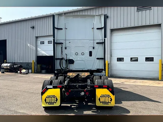 2022 INT LT625 6x4