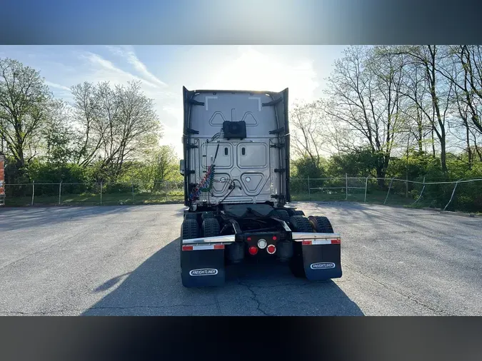 2022 Freightliner Cascadia
