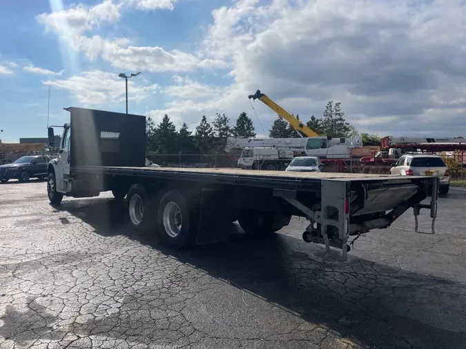 2015 FREIGHTLINER/MERCEDES M2 106