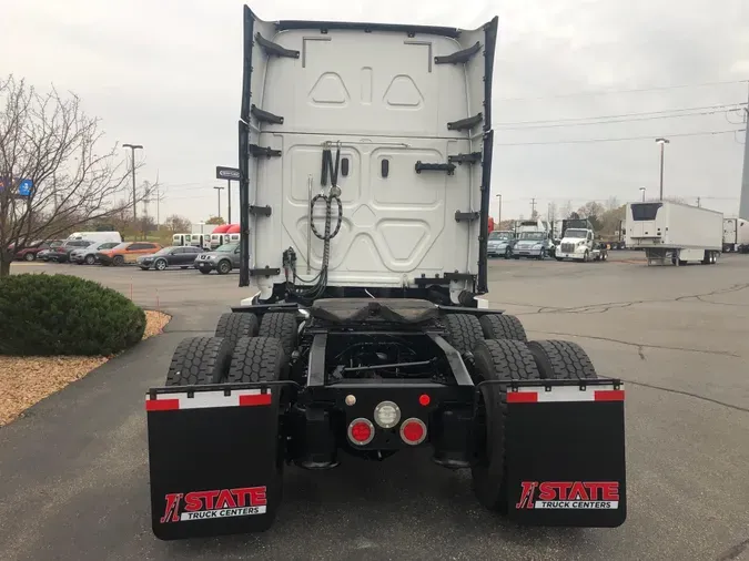 2020 Freightliner New Cascadia