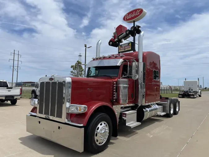 2023 Peterbilt 389