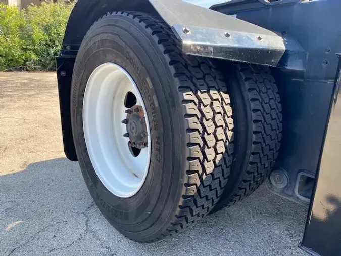 2022 AutoCar ACTT42