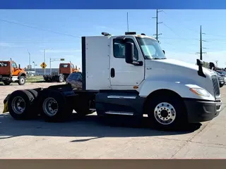 2022 INT LT625 6x4
