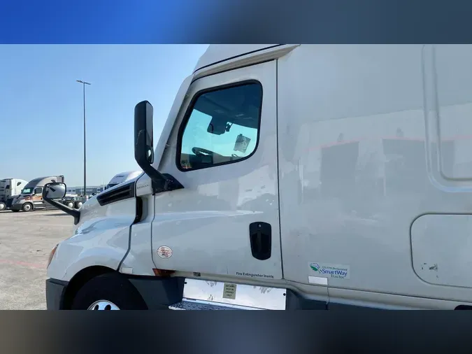 2022 Freightliner Cascadia 126