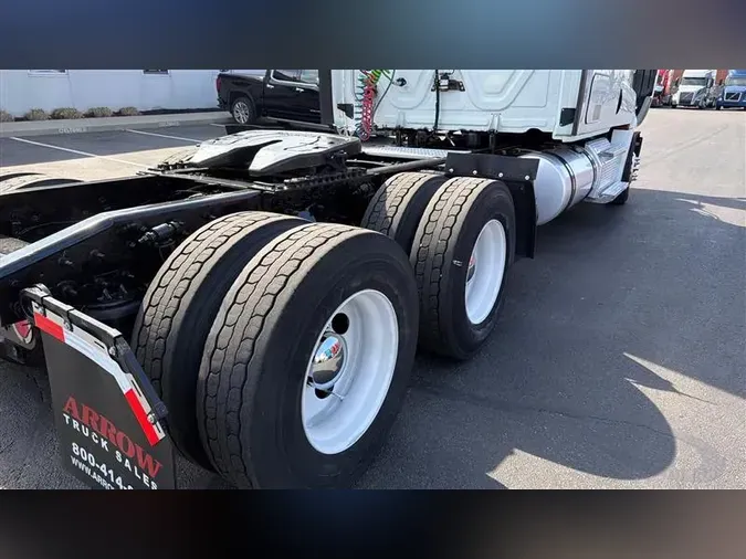 2019 FREIGHTLINER CA126