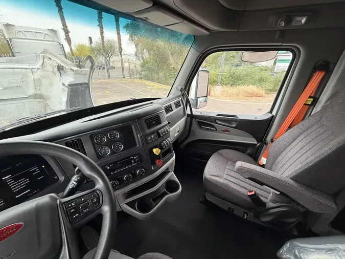 2022 Peterbilt 5799775b38e0ae2a36e71ba096aa33eb1b8