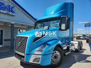 2021 VOLVO VNL64T300
