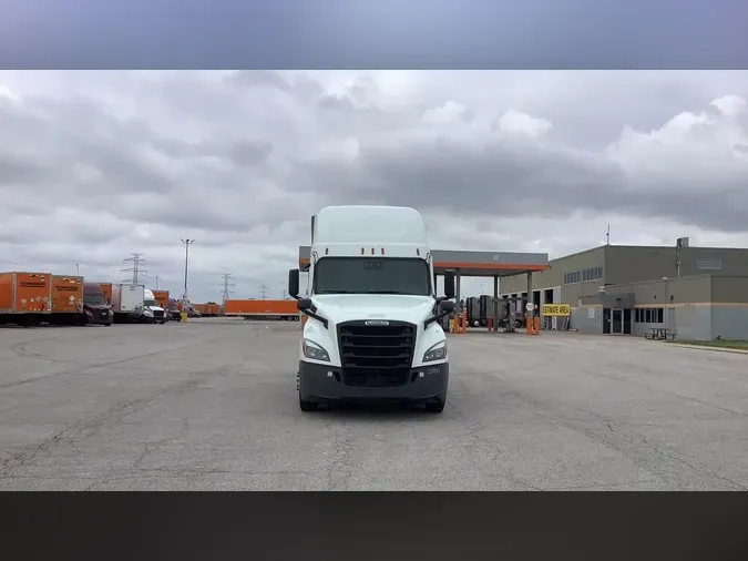 2023 Freightliner Cascadia 126