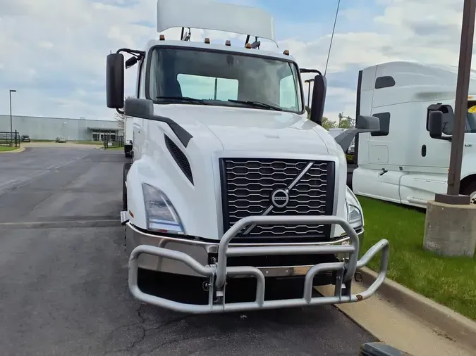 2019 VOLVO VNL64T-300