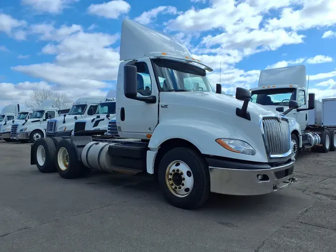 2019 NAVISTAR INTERNATIONAL LT625 DAYCAB T/A