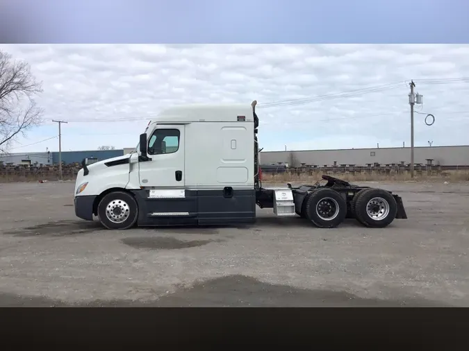2022 Freightliner Cascadia 126
