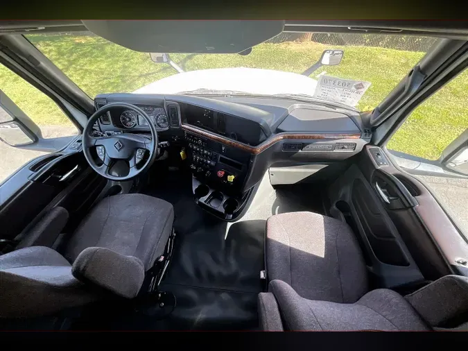 2022 INT LT625 6x4