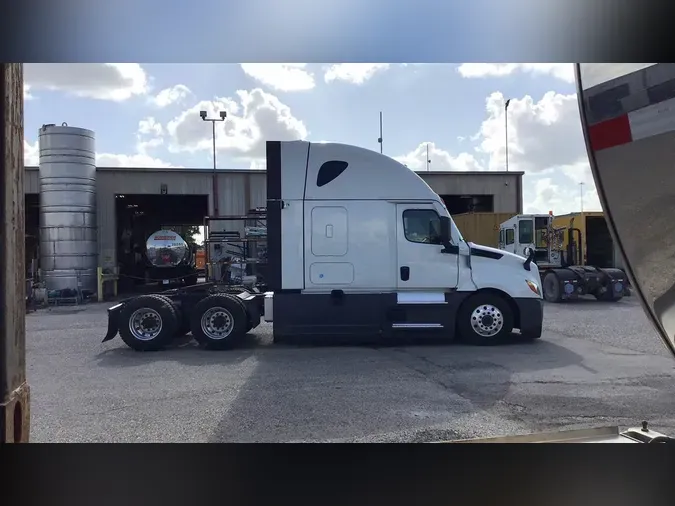 2021 Freightliner Cascadia