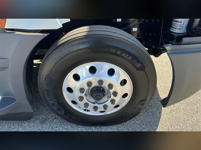 2021 FREIGHTLINER CA126