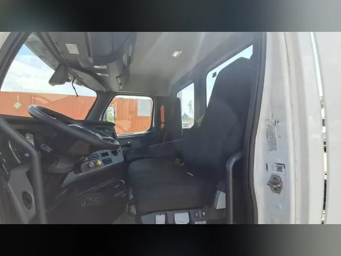 2020 Freightliner Cascadia 1269782bc2004ca78c50e8d5a6dd8b072a6