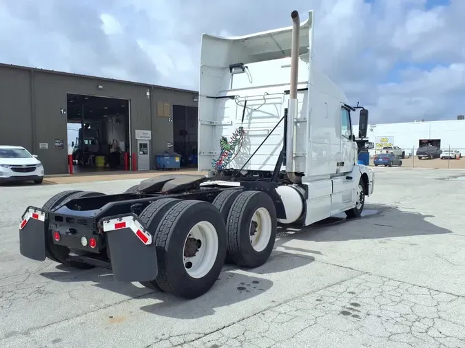 2017 VOLVO VNL64TRACTOR