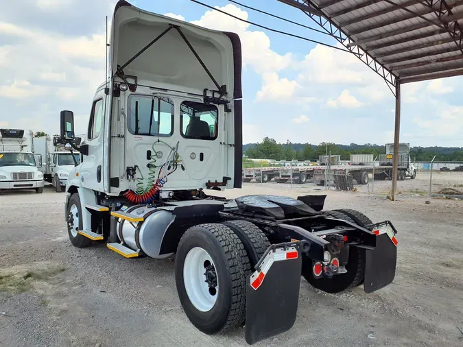 2018 FREIGHTLINER/MERCEDES CASCADIA 113