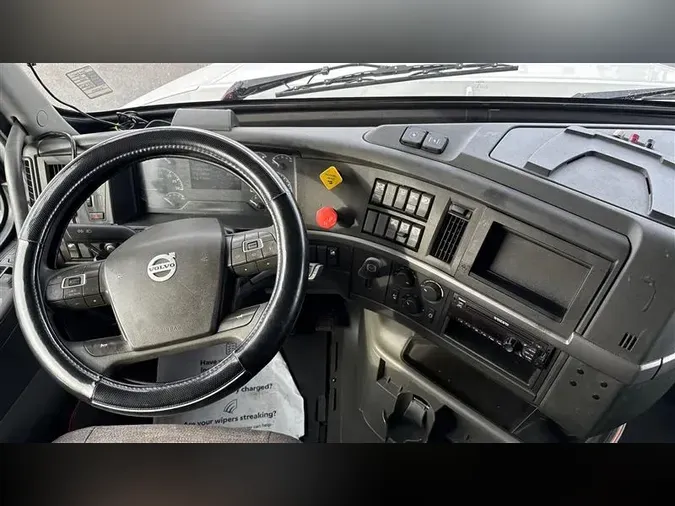 2019 VOLVO VNL760