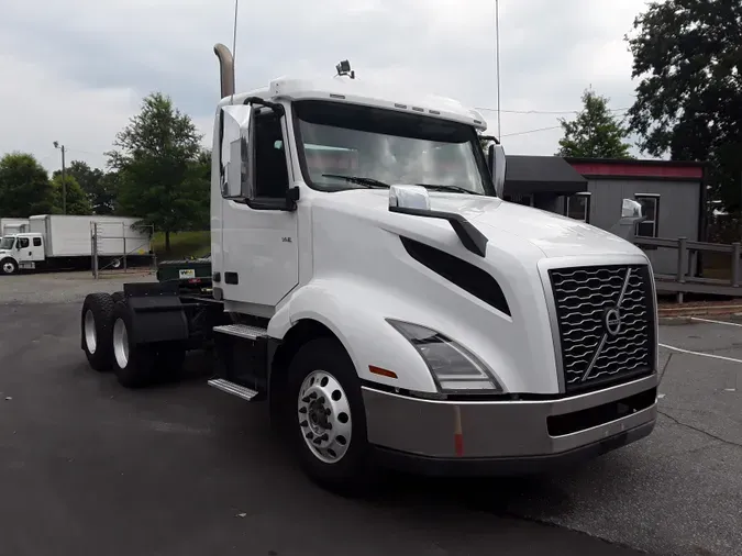 2019 VOLVO VNL64TRACTOR