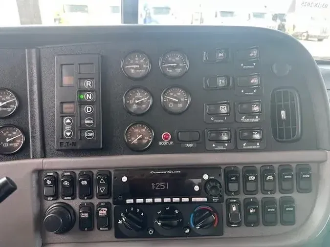 2022 Peterbilt 389