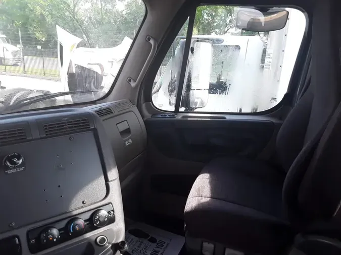 2019 FREIGHTLINER CASCADIA 113