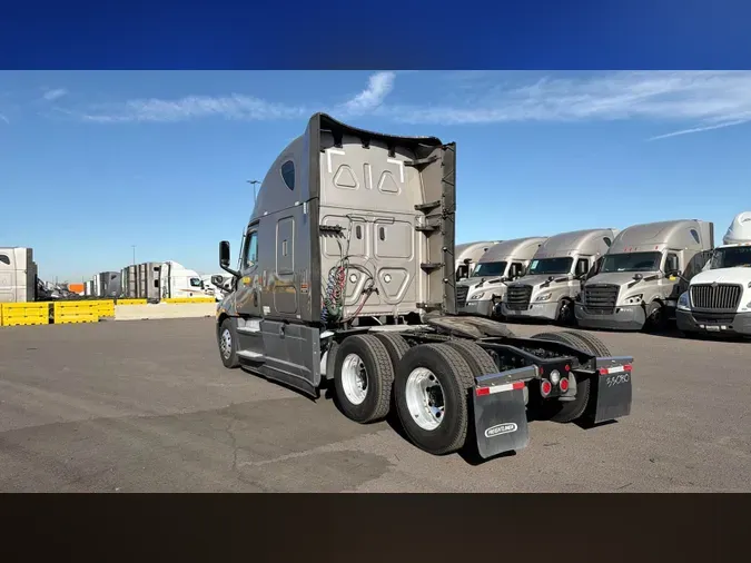 2025 Freightliner Cascadia 126