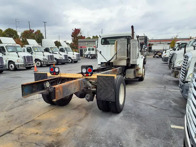 2015 FREIGHTLINER/MERCEDES M2 106