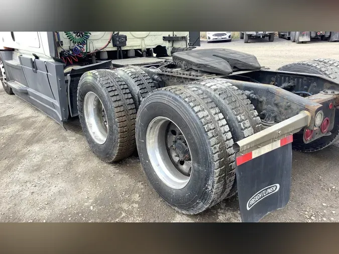 2022 Freightliner Cascadia 126