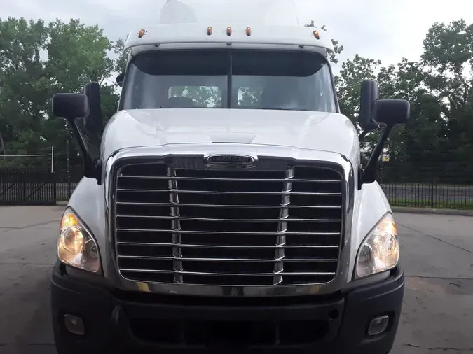 2018 FREIGHTLINER CASCADIA 113