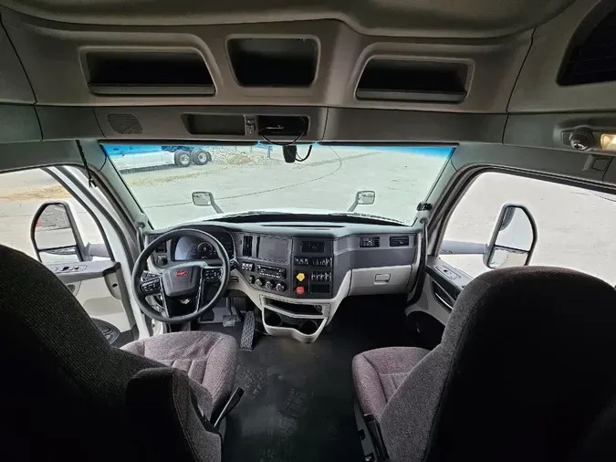 2023 PETERBILT 579