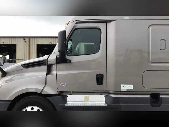 2024 Freightliner Cascadia 126