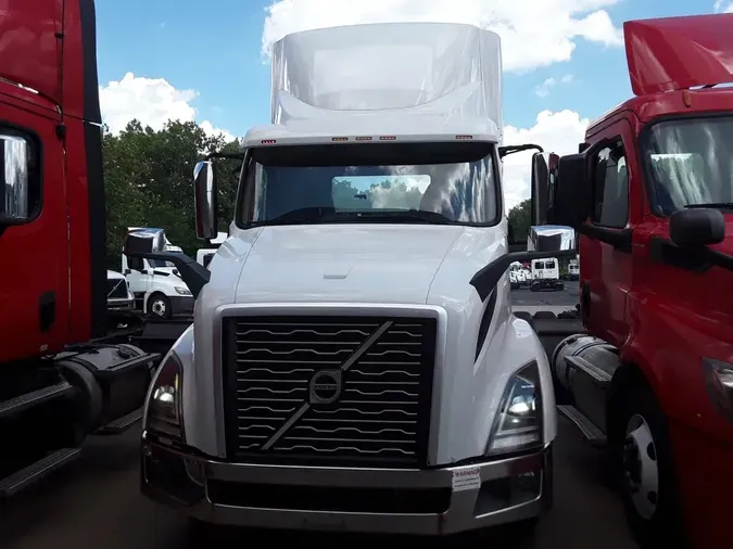 2019 VOLVO VNL64T-300