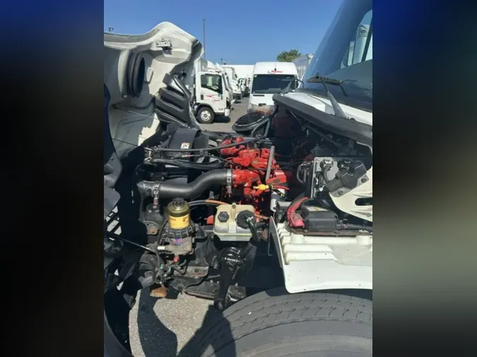 2014 FREIGHTLINER/MERCEDES M2 106