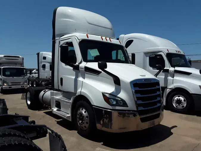 2021 FREIGHTLINER CASCADIA PX11642ST