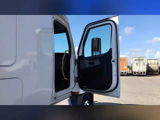 2022 Freightliner Cascadia 12697a753a014af70c856cdef0a6c85fe7d