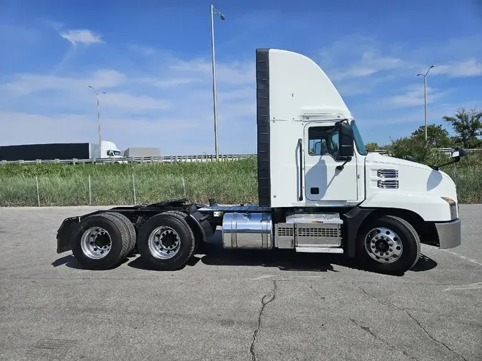 2020 MACK AN64T