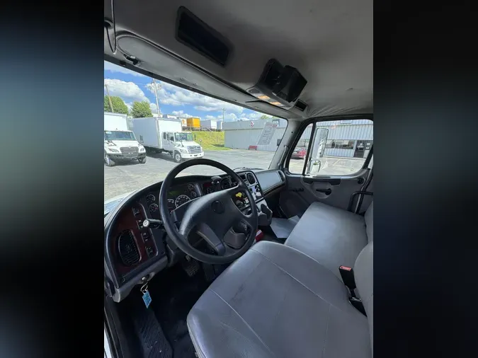 2018 Freightliner Business Class M2 106